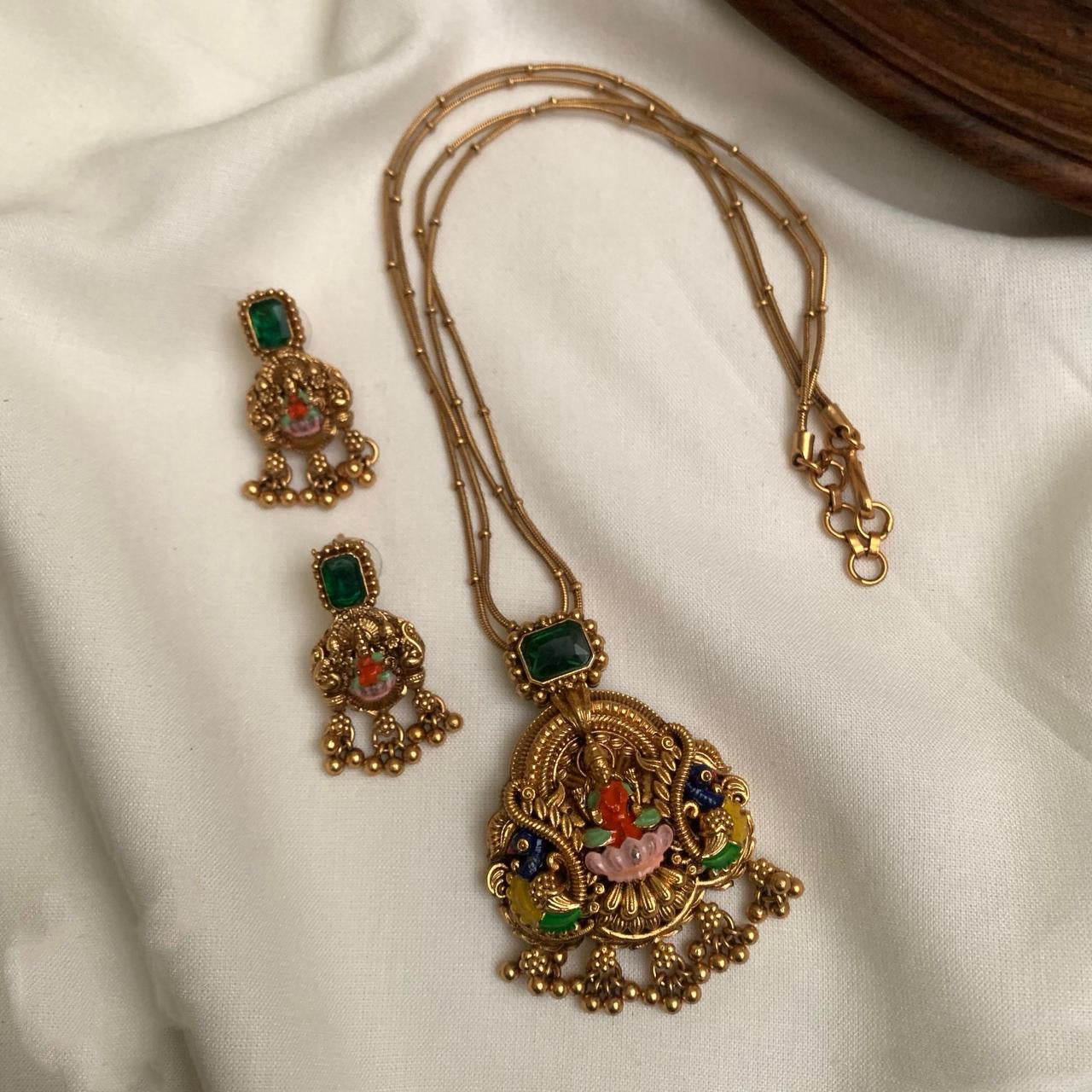 Meenakari pendant chain set