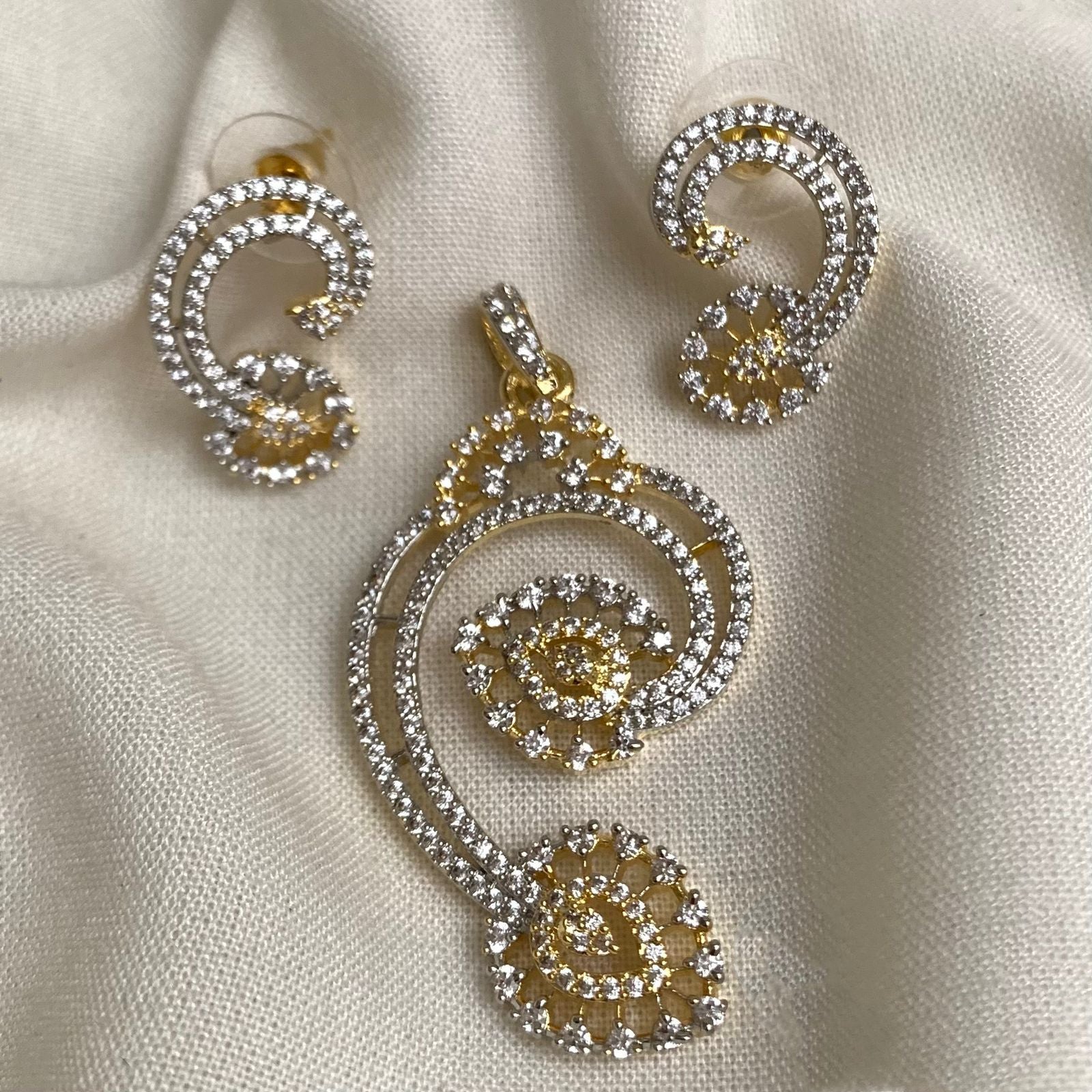 Diamond replica pendant set 3