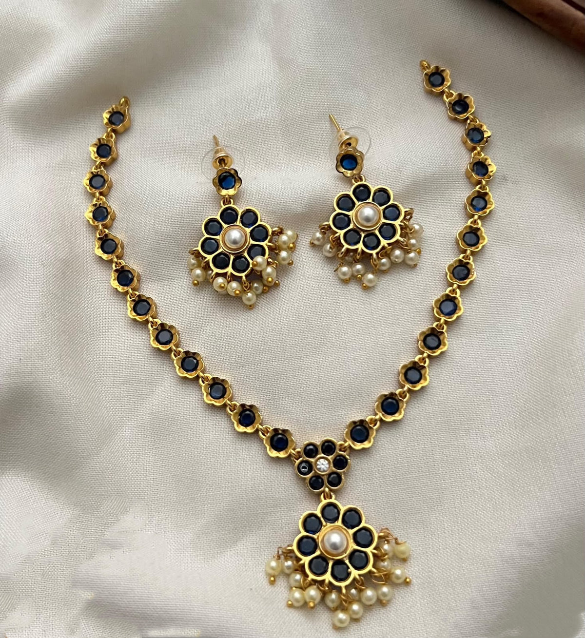 Gulnoor blue