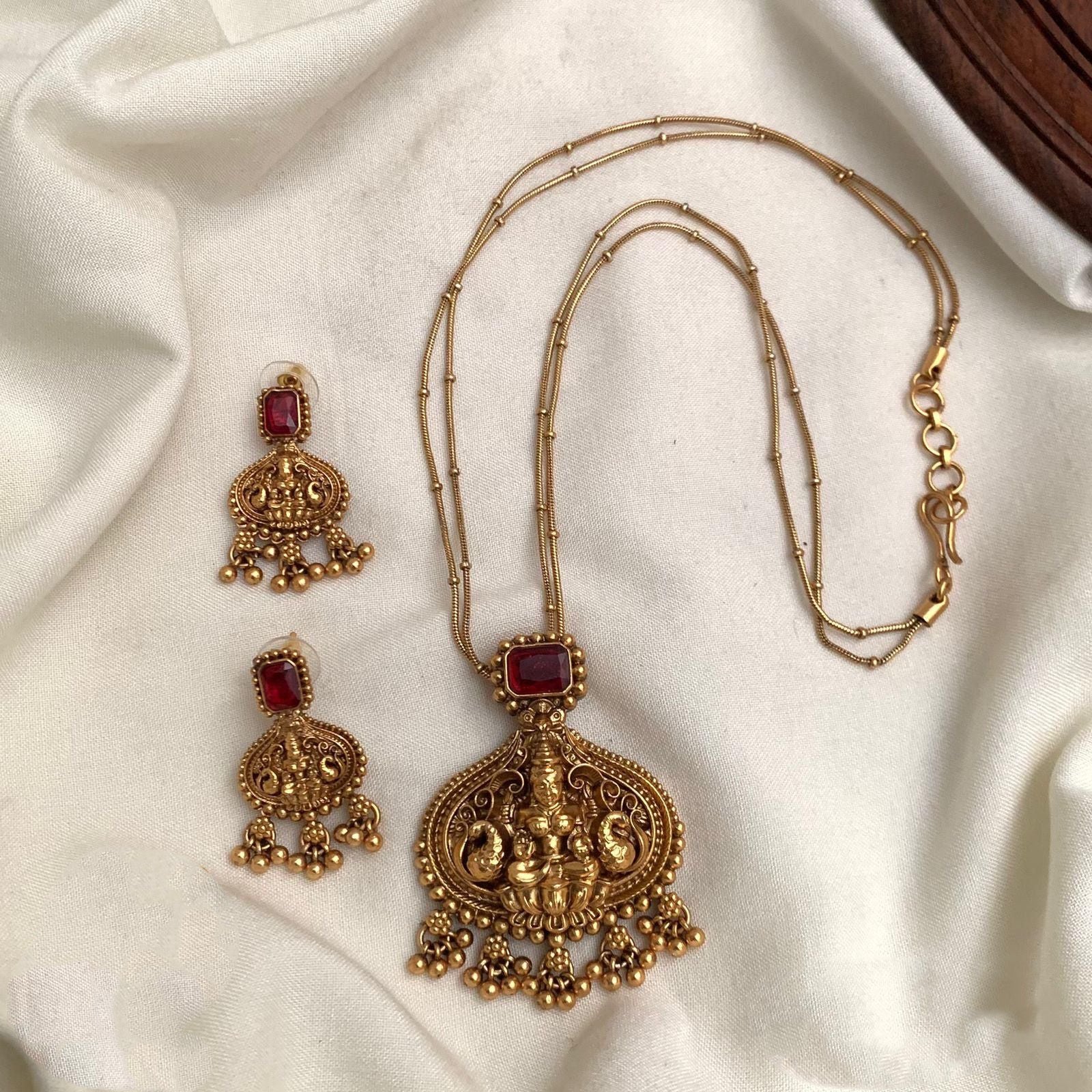 Lakshmi double layer pendant set