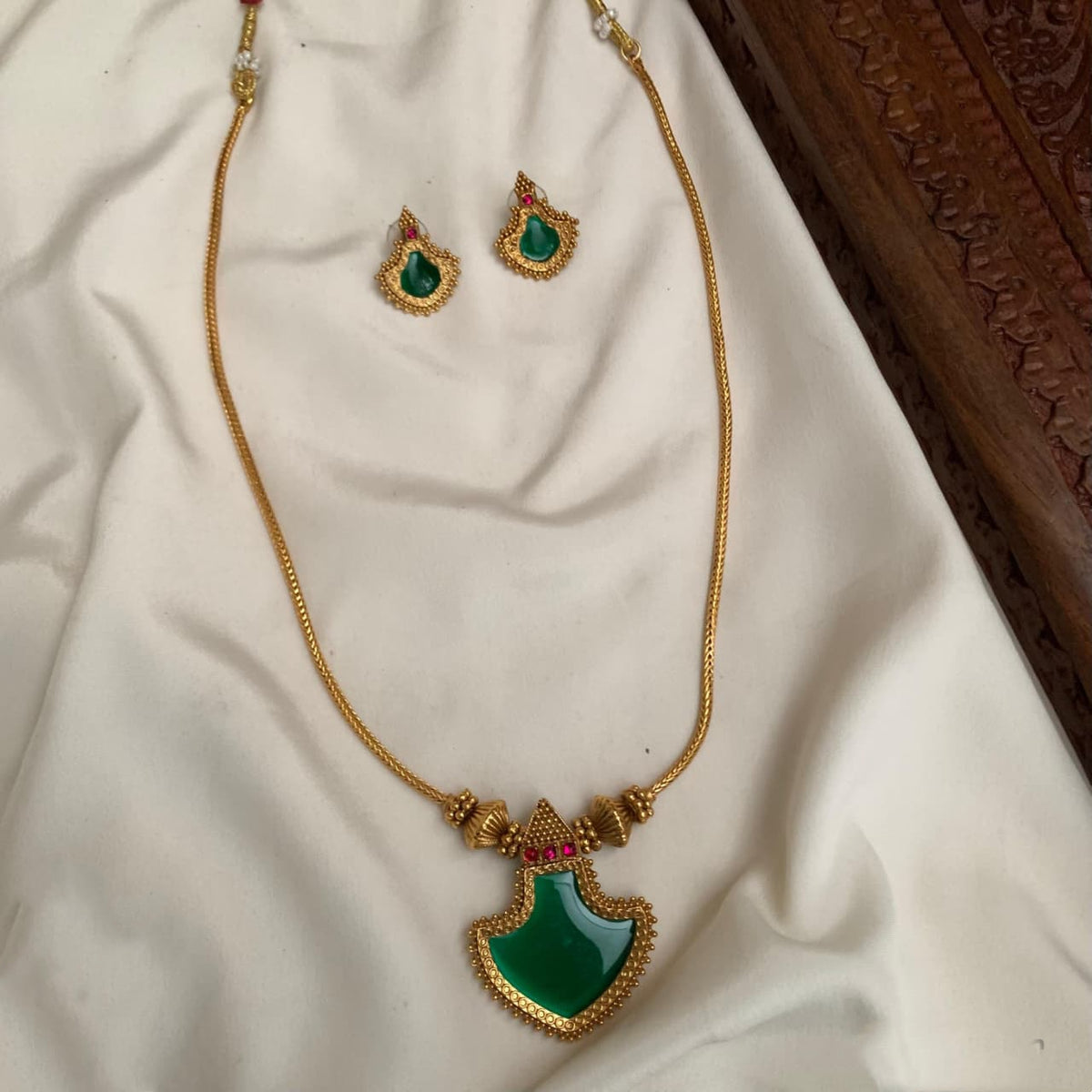 Palakka inspired pendent long chain