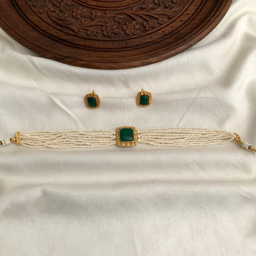 Pearl chocker V3