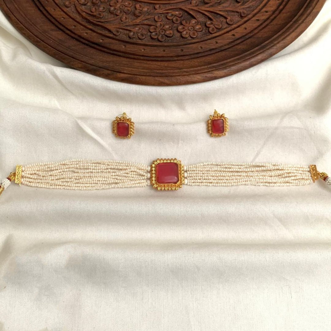 Pearl chocker V3