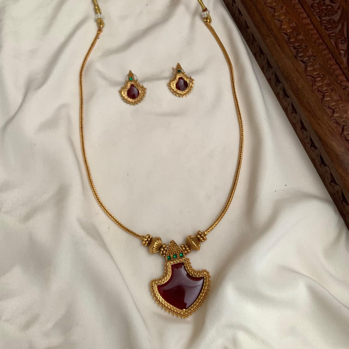 Palakka inspired pendent long chain