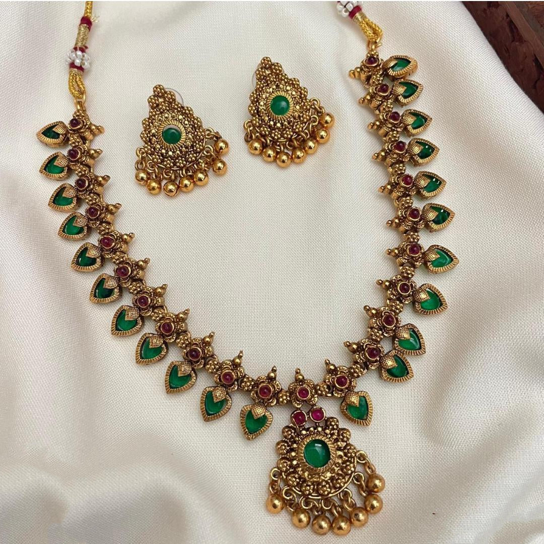 Palakka short necklace
