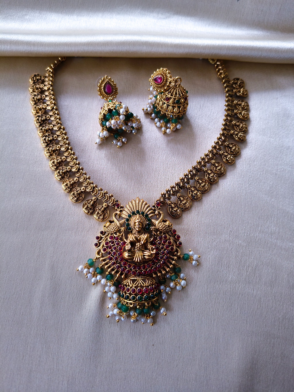Deci coin necklace