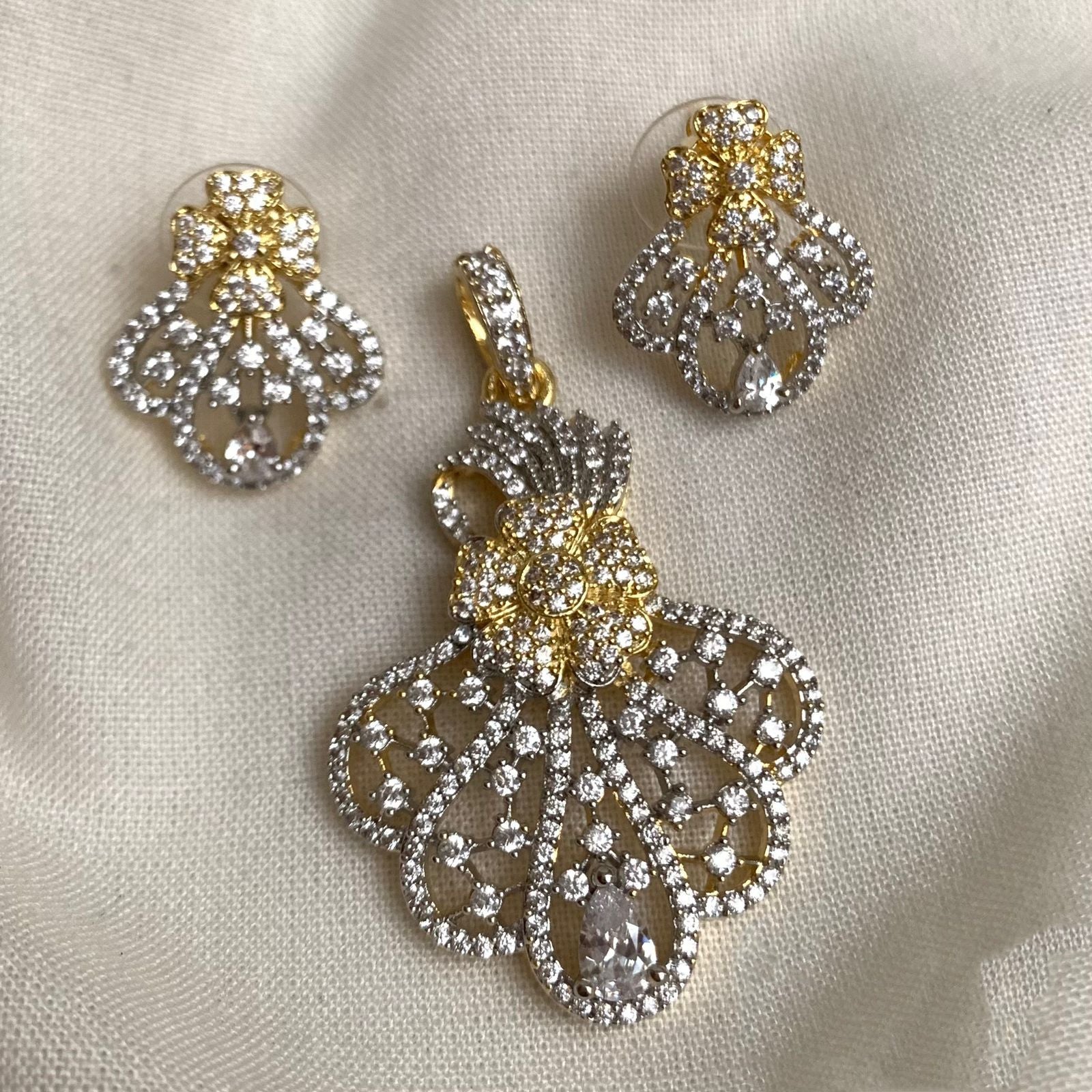 Diamond replica pendant set 6