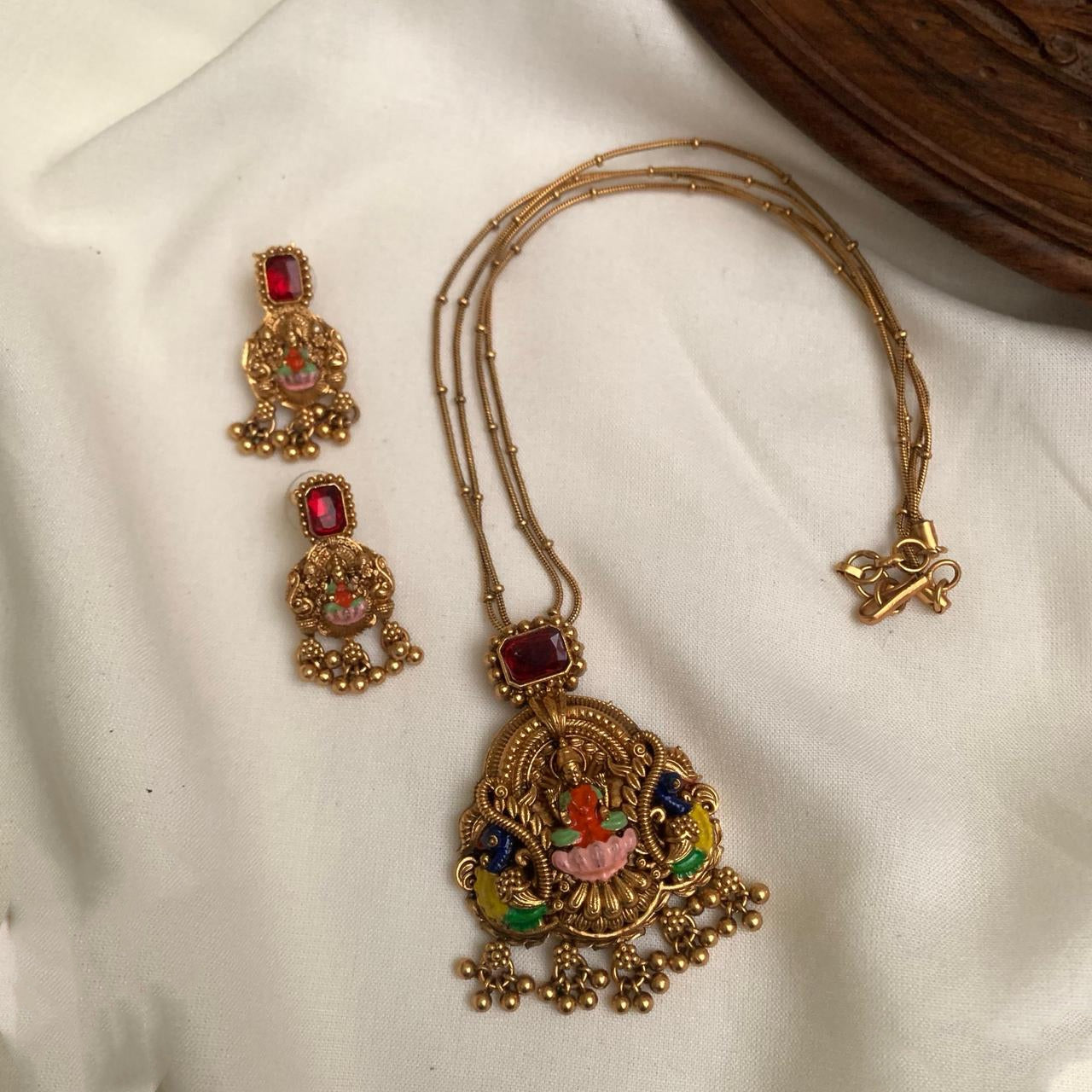 Meenakari pendant chain set