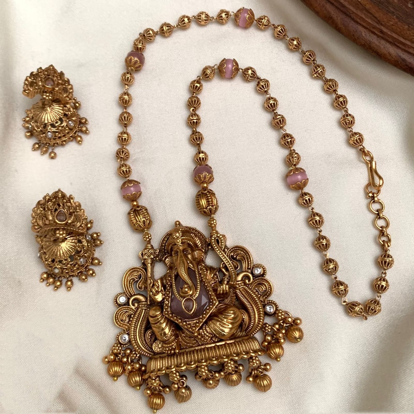 Ganesha pendant chain premium