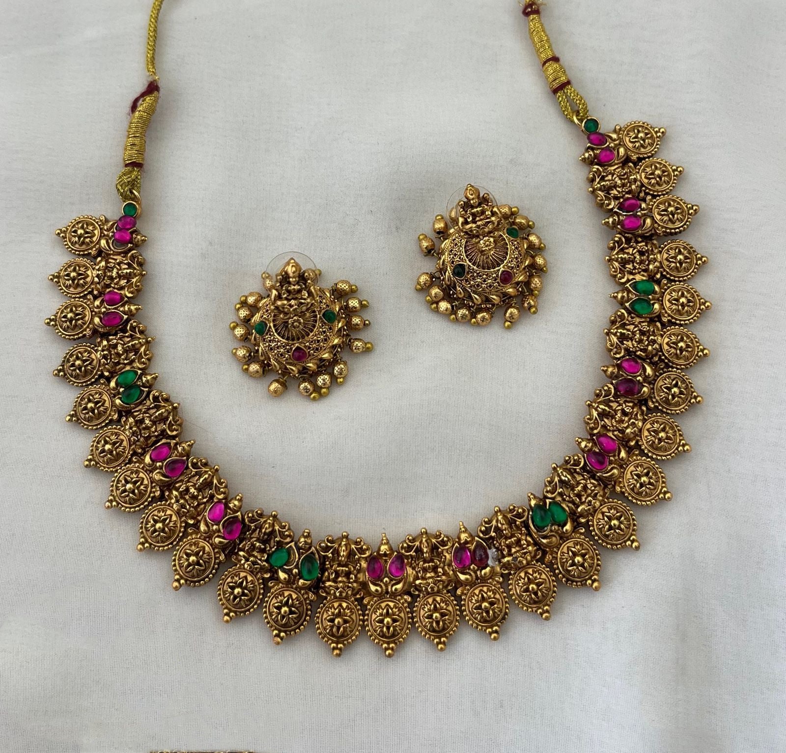 Kaniha simple lakshmi necklace