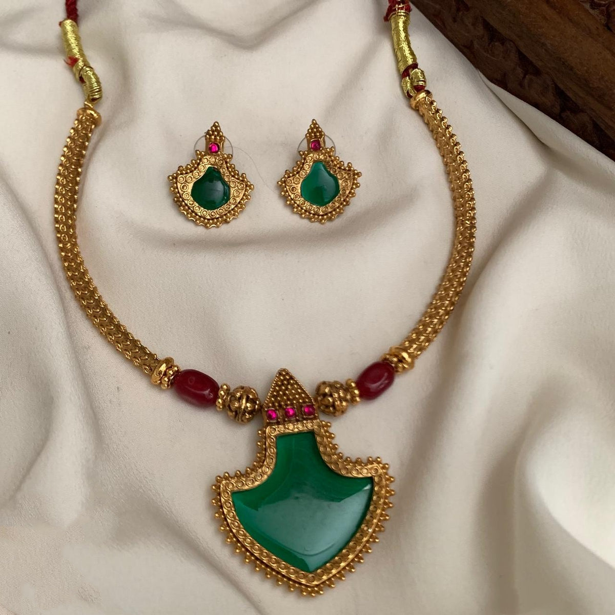 palakka inspired chocker necklace