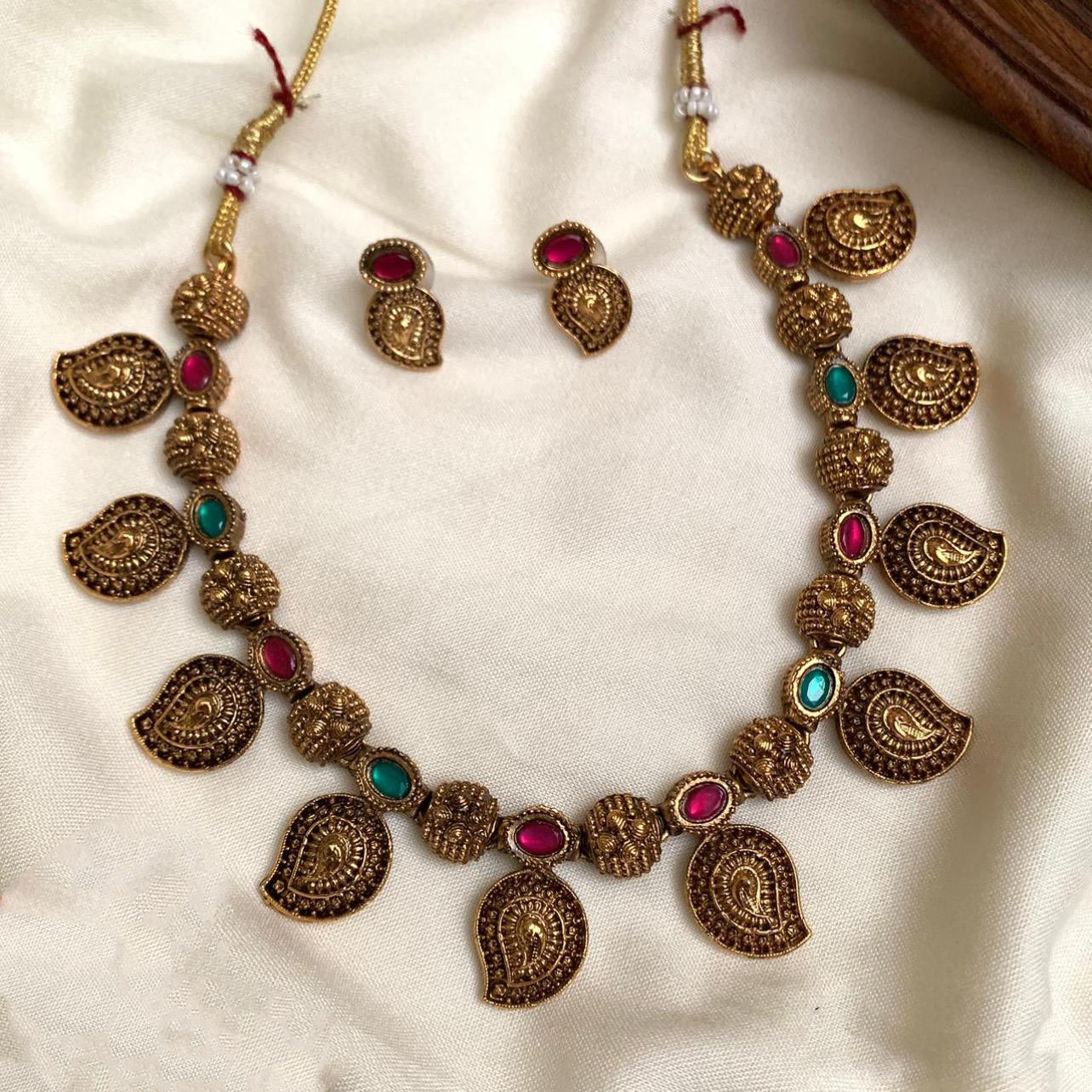Antique - Mango necklace