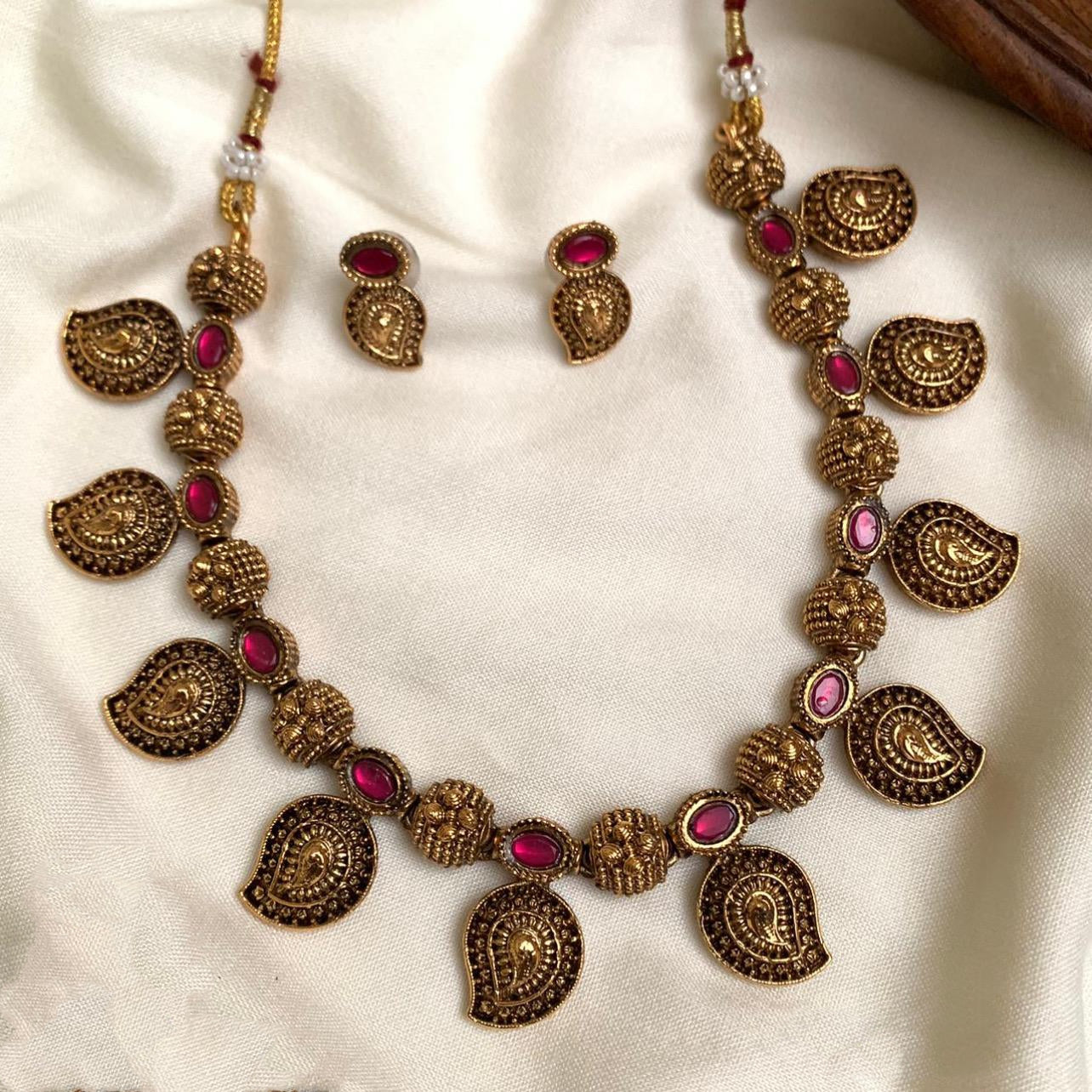 Antique - Mango necklace