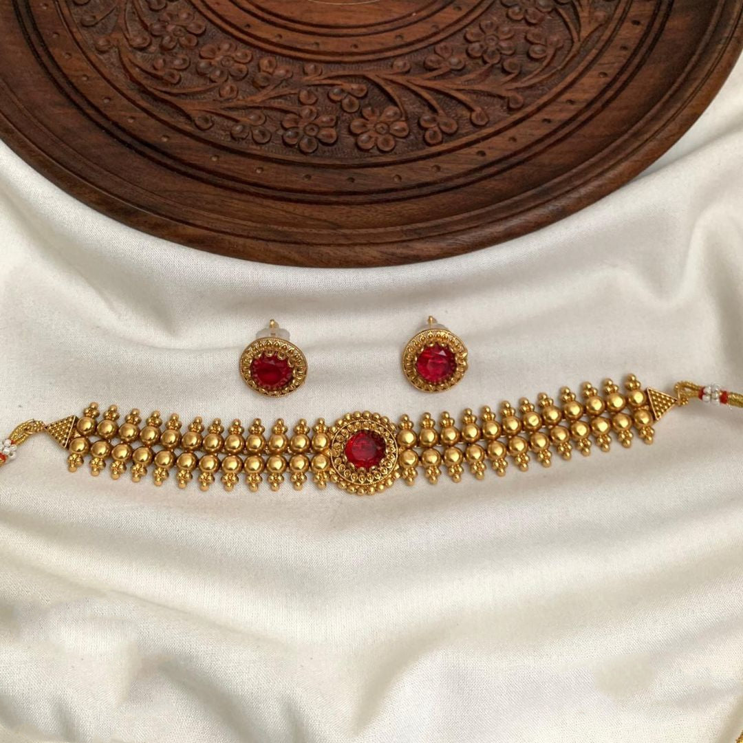 Non idol chocker ruby