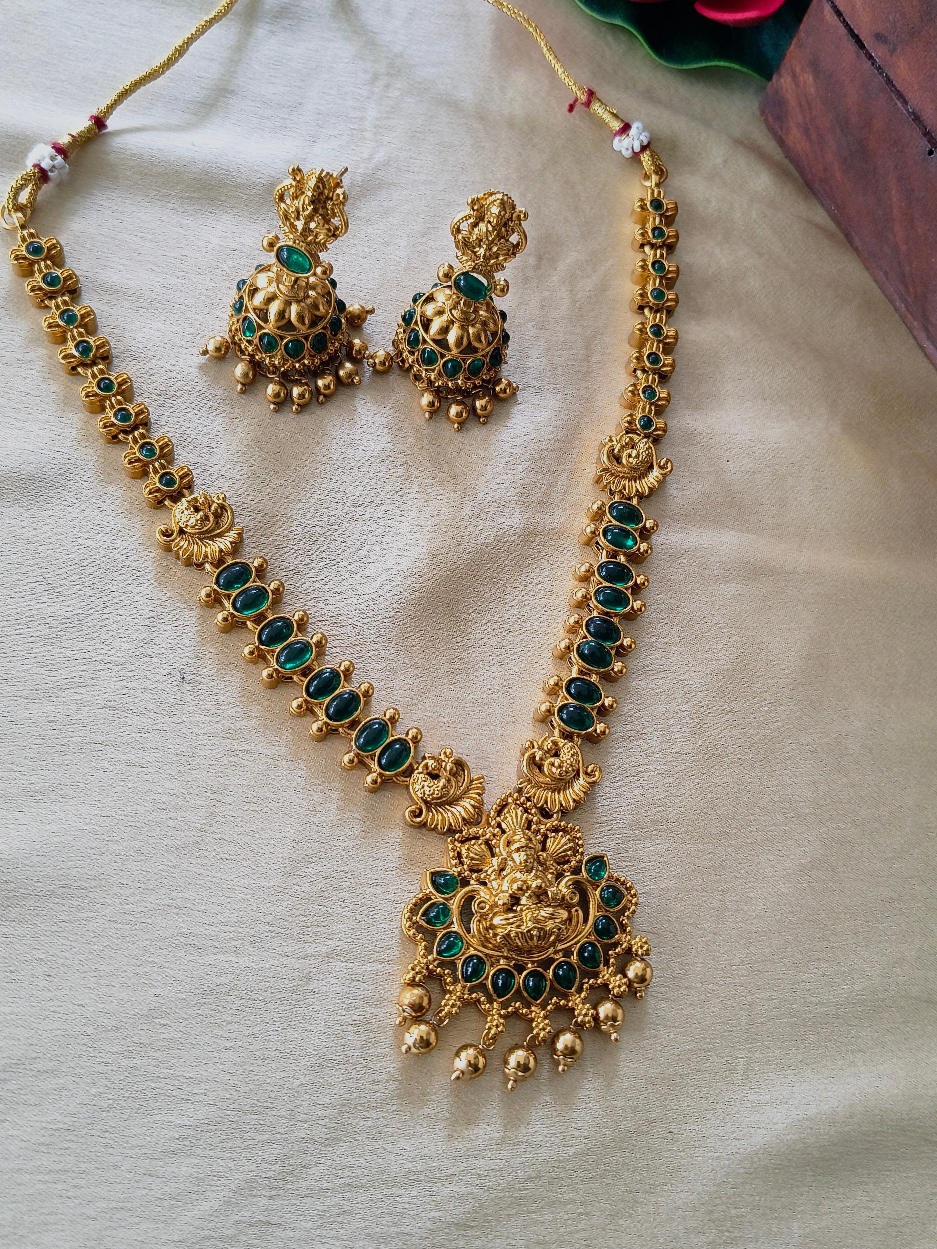 Lakshmi short necklace