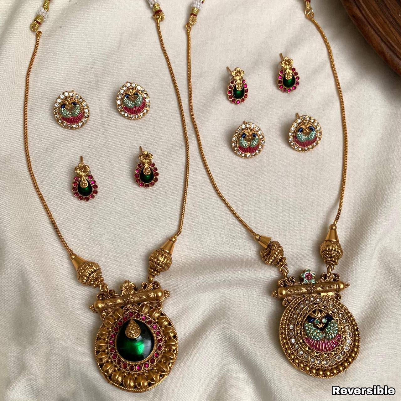non idol reversible necklace