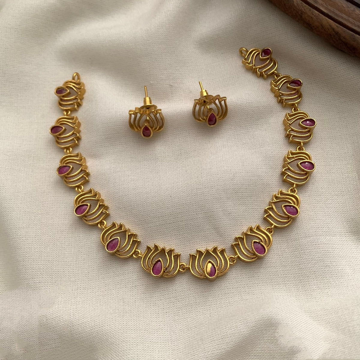 Lotus necklace