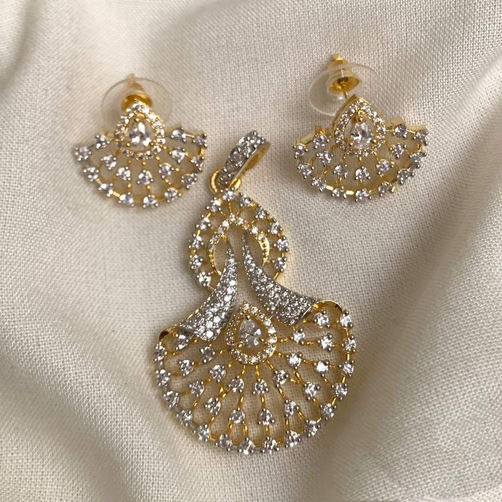 Diamond replica pendant set 4